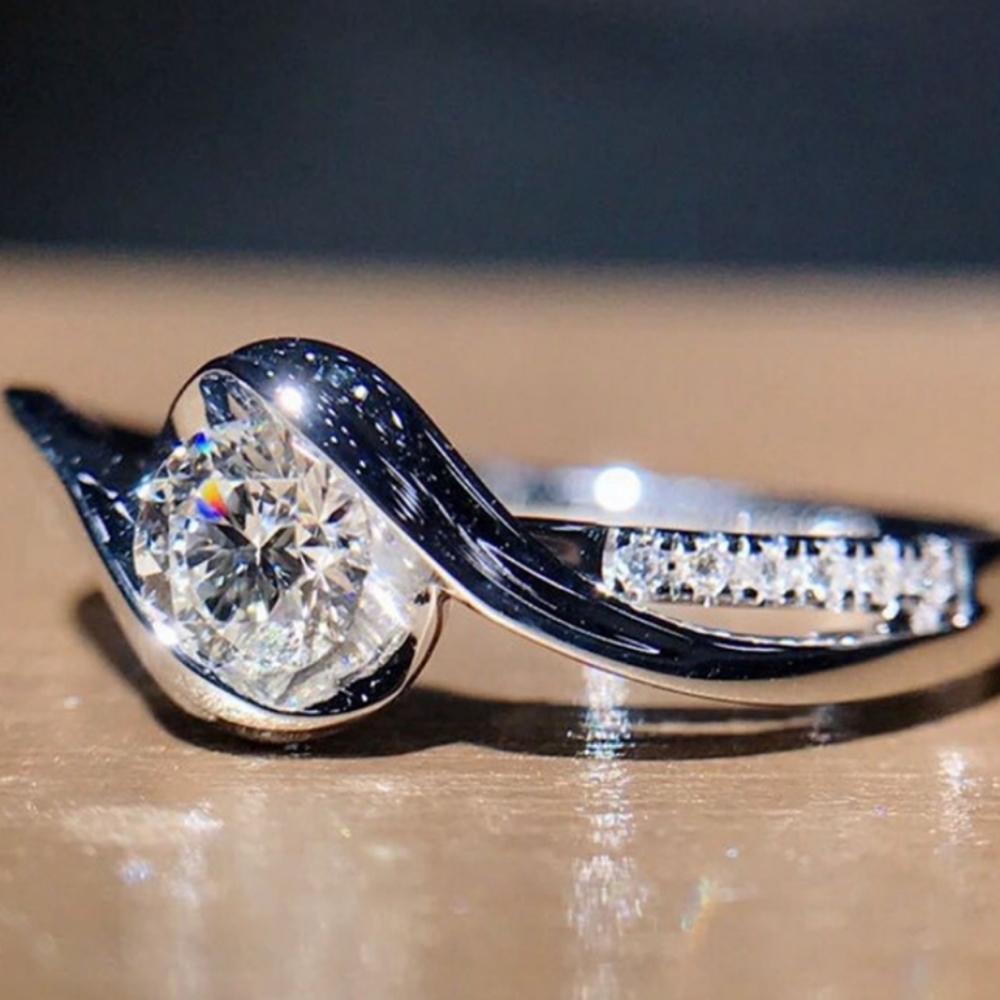 NEW Lovely Cubic Zirconia Silver Tone Ring - Picture 4 of 6